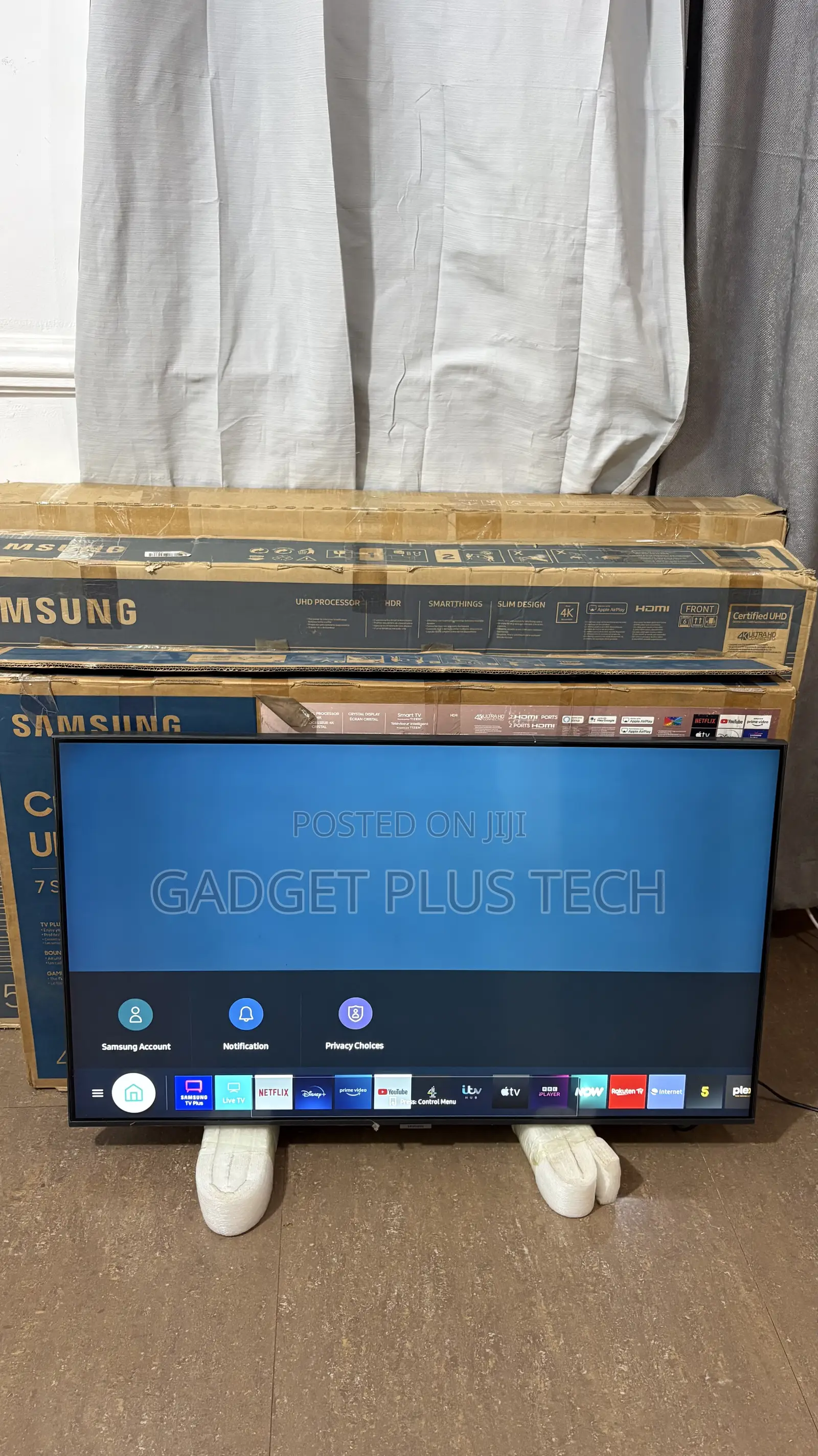 2022 43” Samsung Crystal Uhd Smart Tv (Fresh With Box)