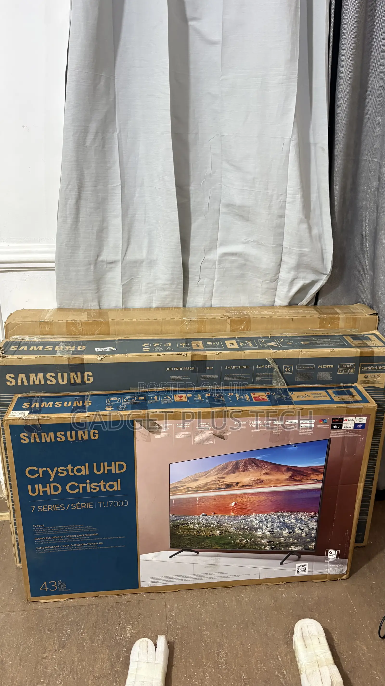 2022 43” Samsung Crystal Uhd Smart Tv (Fresh With Box)