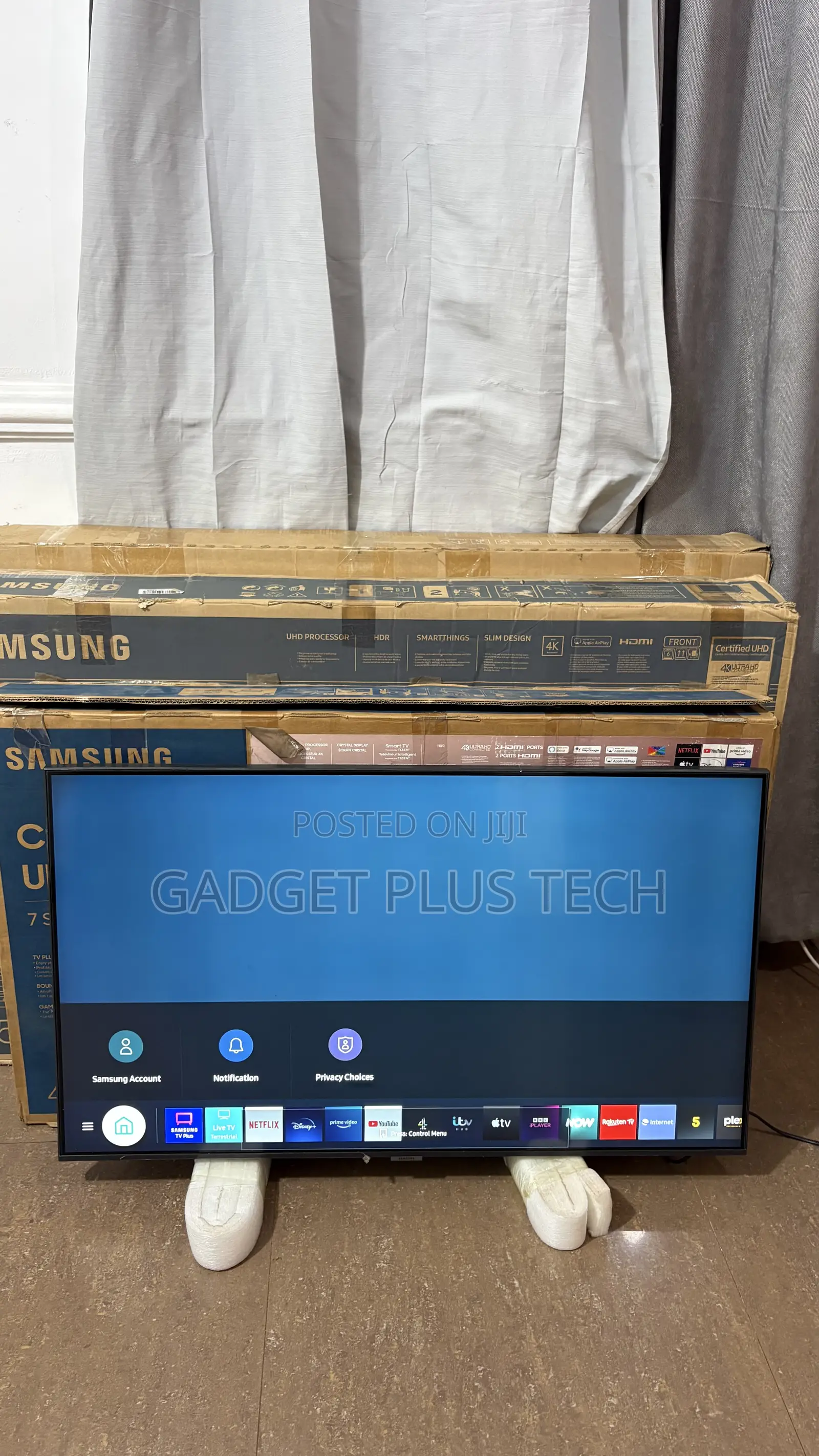 2022 43” Samsung Crystal Uhd Smart Tv (Fresh With Box)