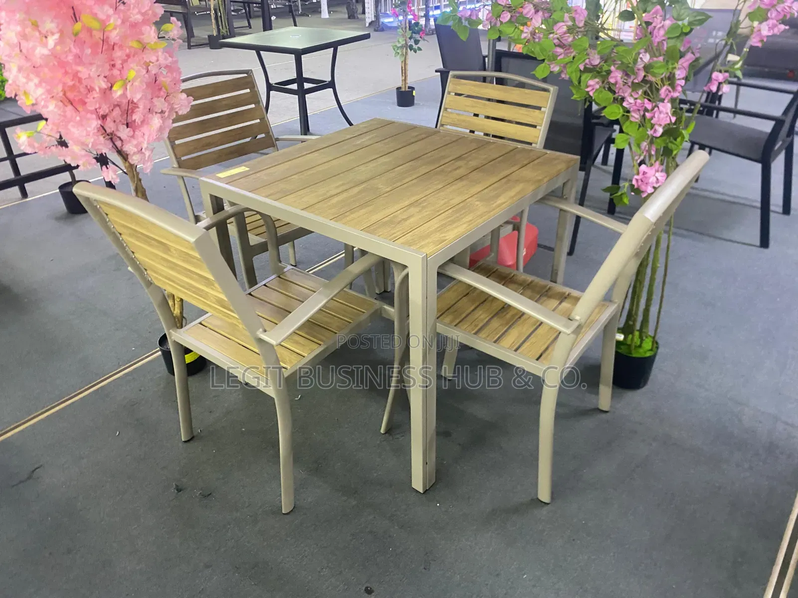 Good Quality Outdoor Dining Set
