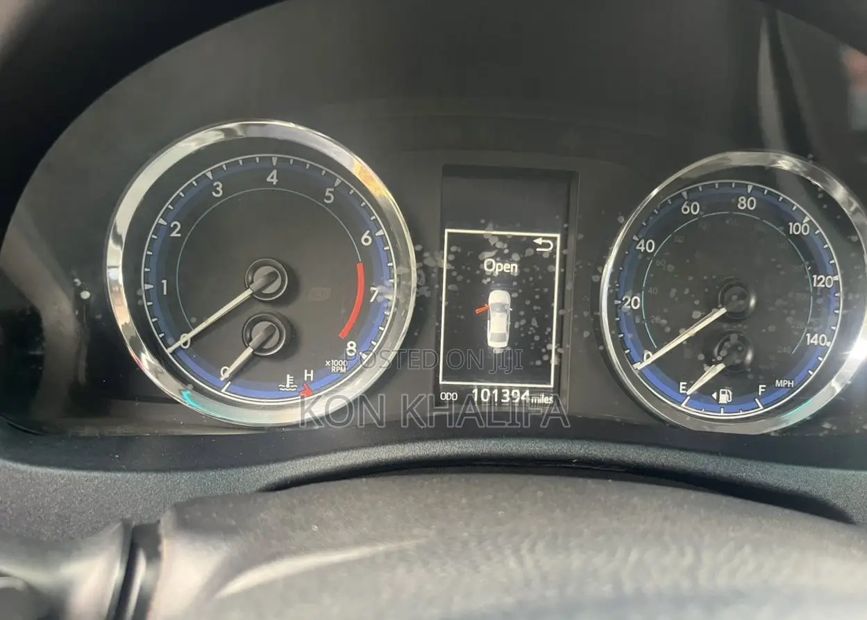 Toyota Corolla SE (1.8L 4cyl 2A) 2019 Red