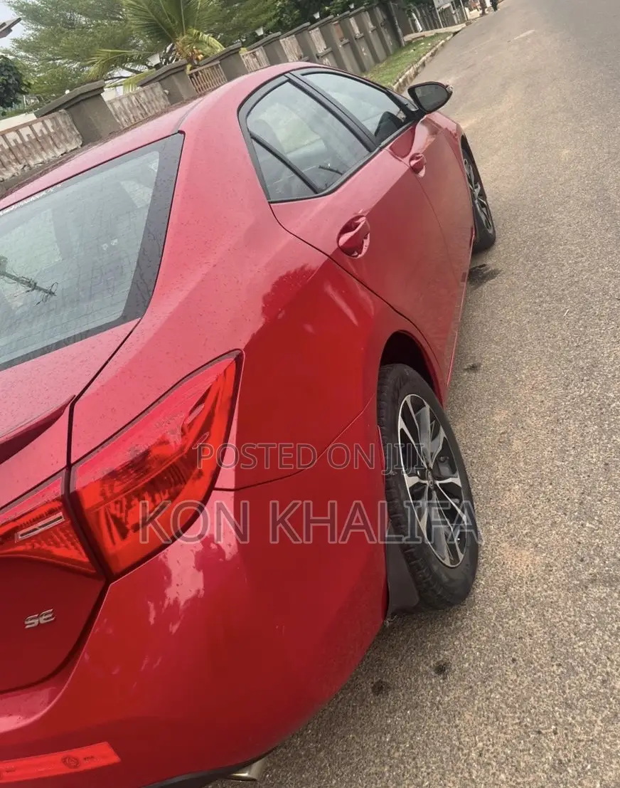 Toyota Corolla SE (1.8L 4cyl 2A) 2019 Red