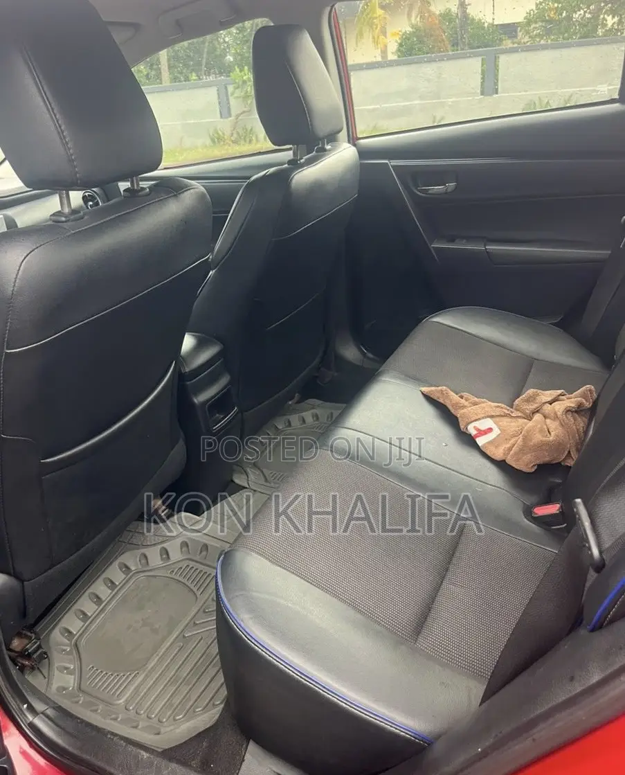 Toyota Corolla SE (1.8L 4cyl 2A) 2019 Red