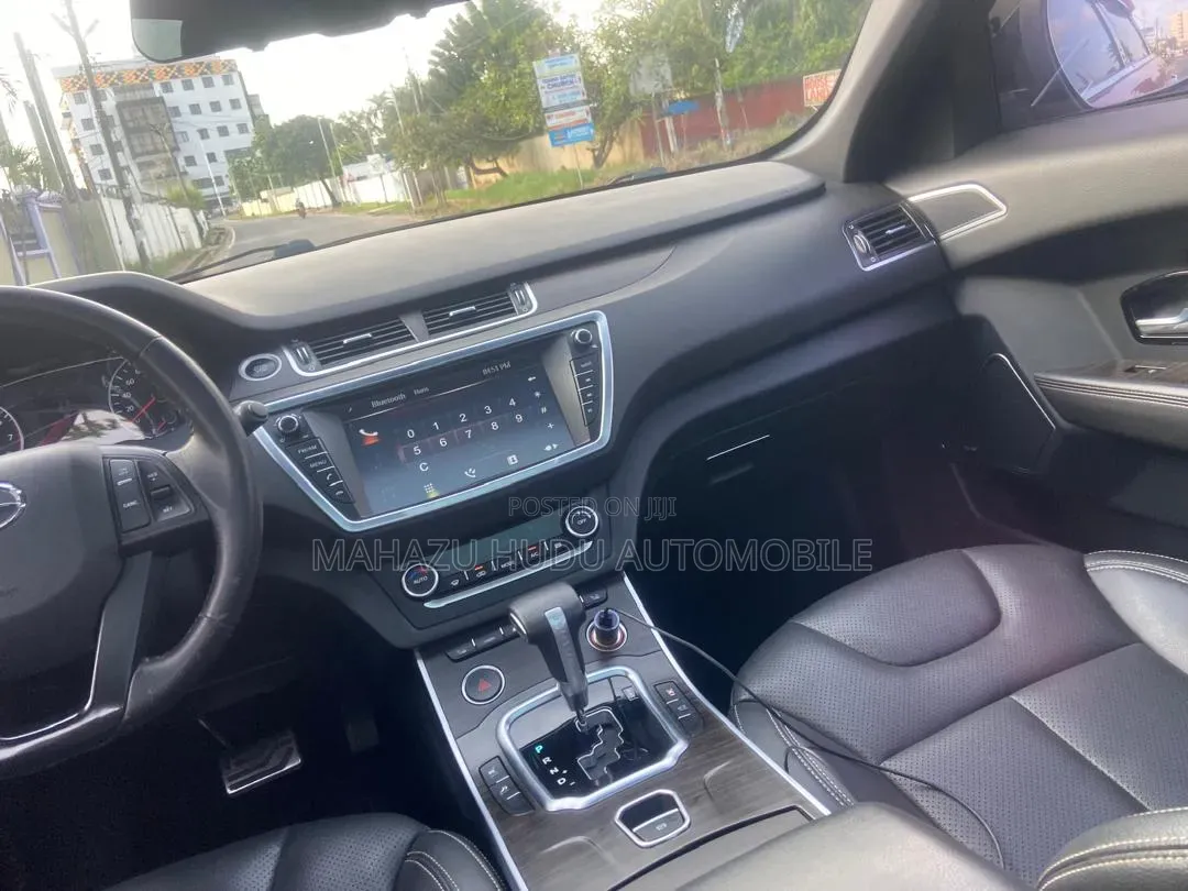 Land Rover Range Rover 2017 Red