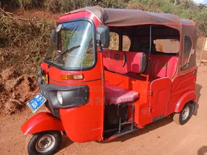 Bajaj Avenger 150 Street 2025 Red