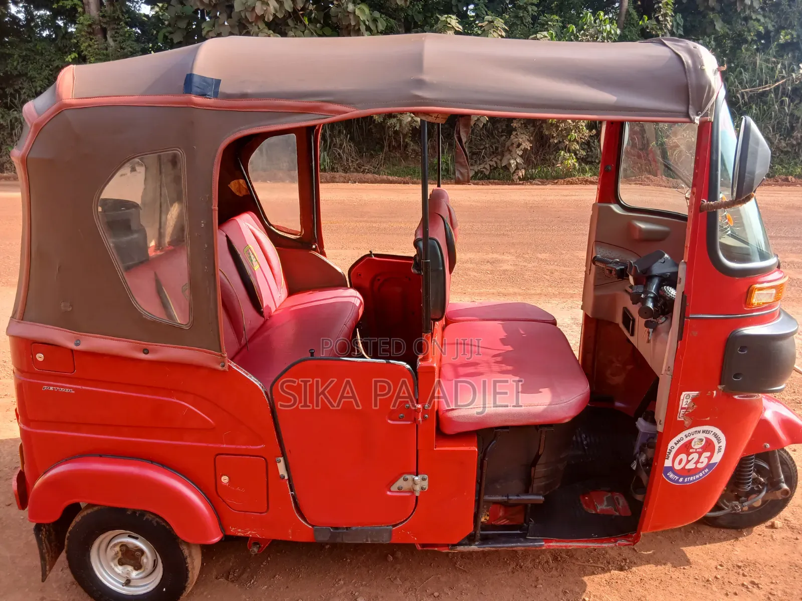 Bajaj Avenger 150 Street 2025 Red