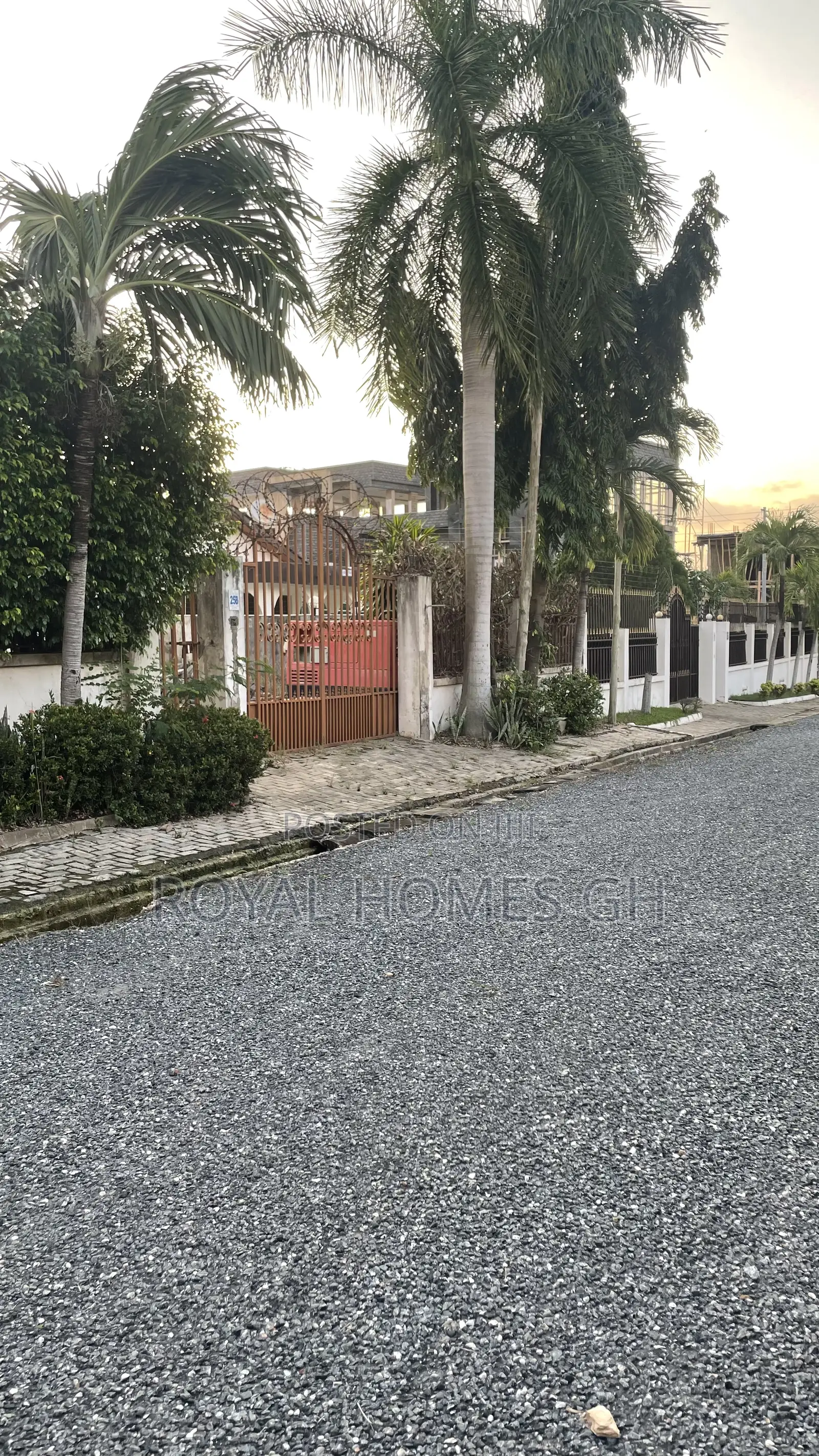 6bdrm Apartment in Royal Homes Gh, East Legon for rent