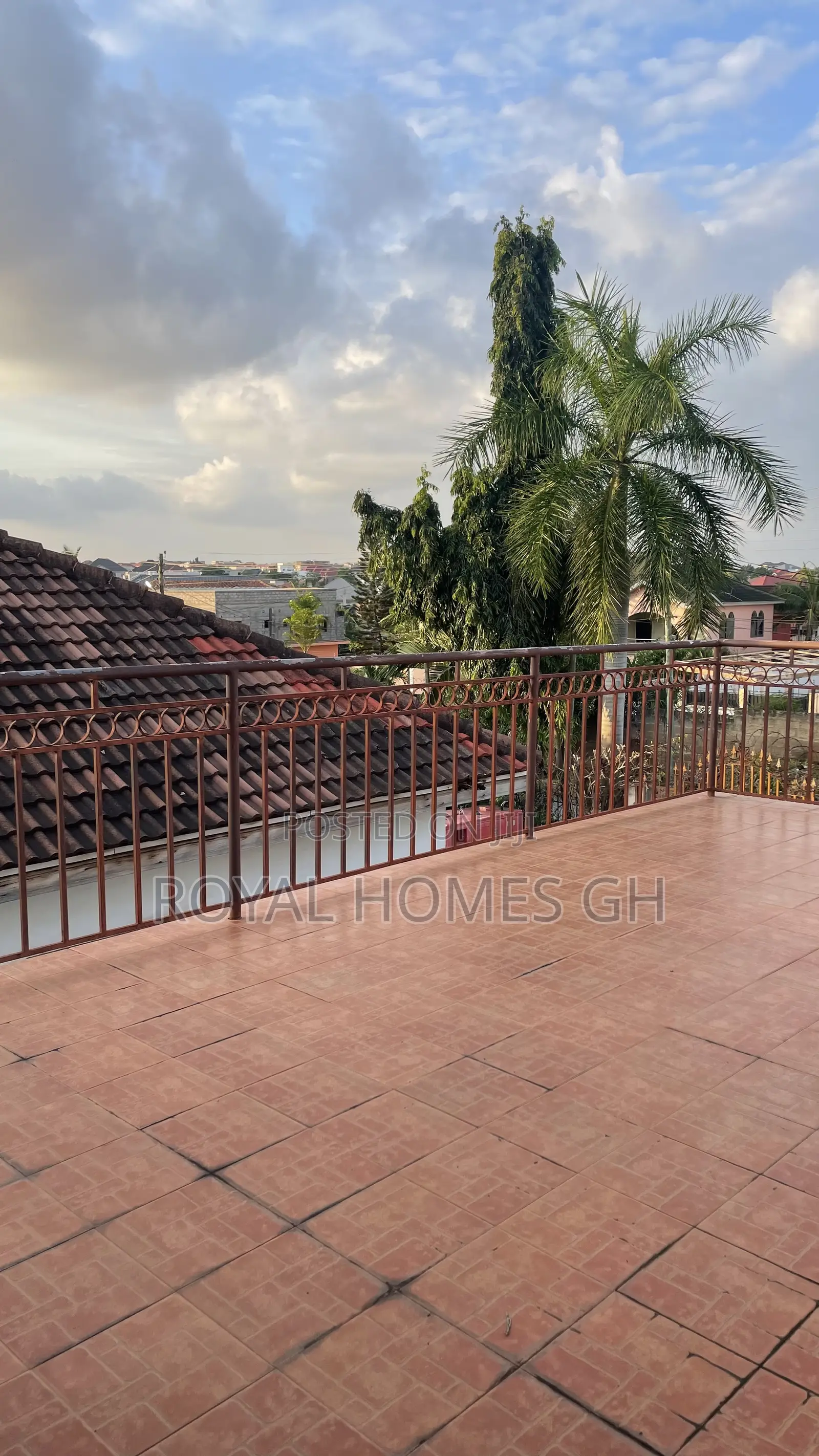 6bdrm Apartment in Royal Homes Gh, East Legon for rent
