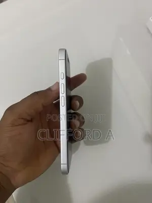 Apple iPhone 16 128 GB White