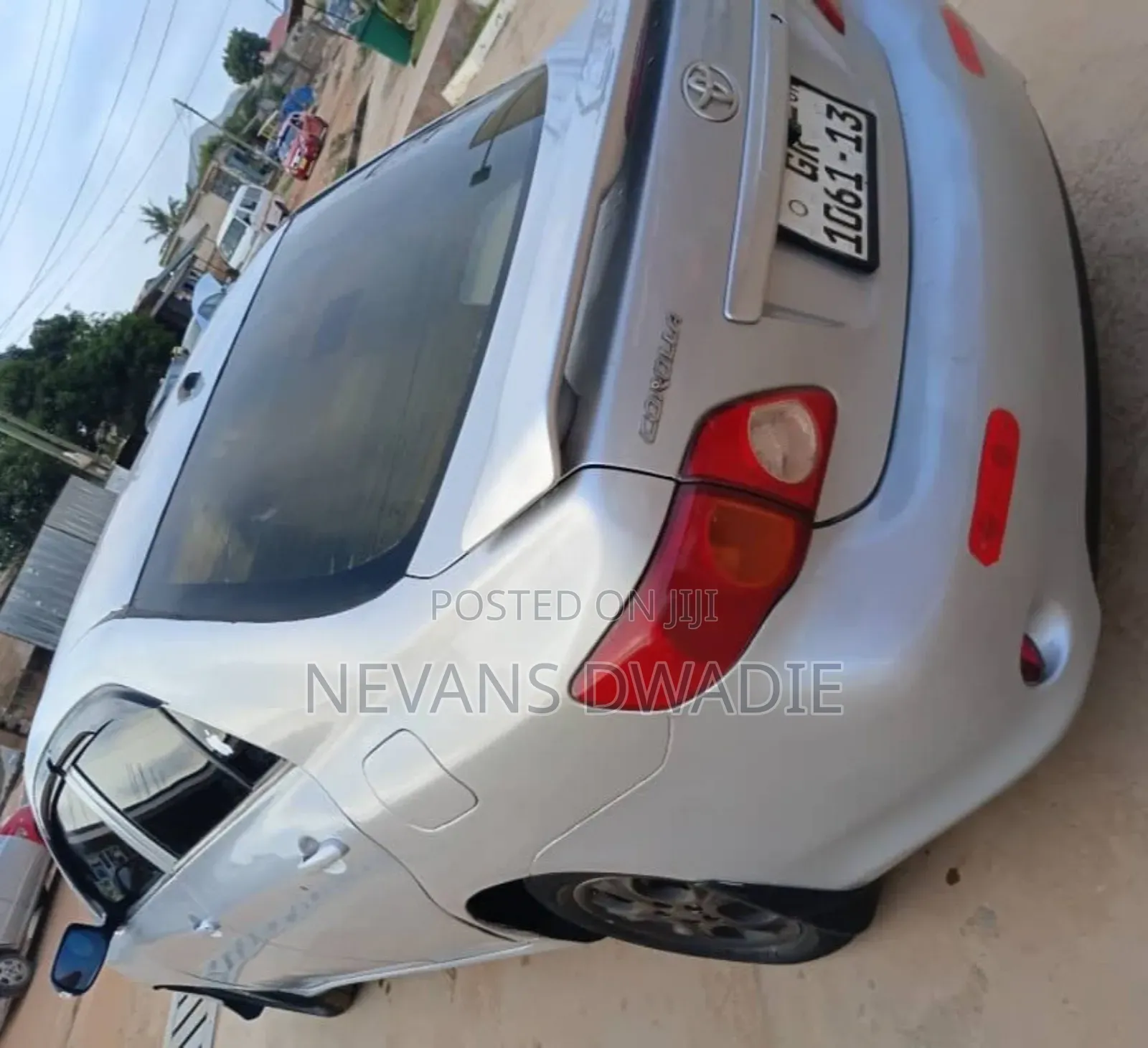 Toyota Corolla LE 4dr Sedan (1.8L 4cyl 4A) 2012 Silver