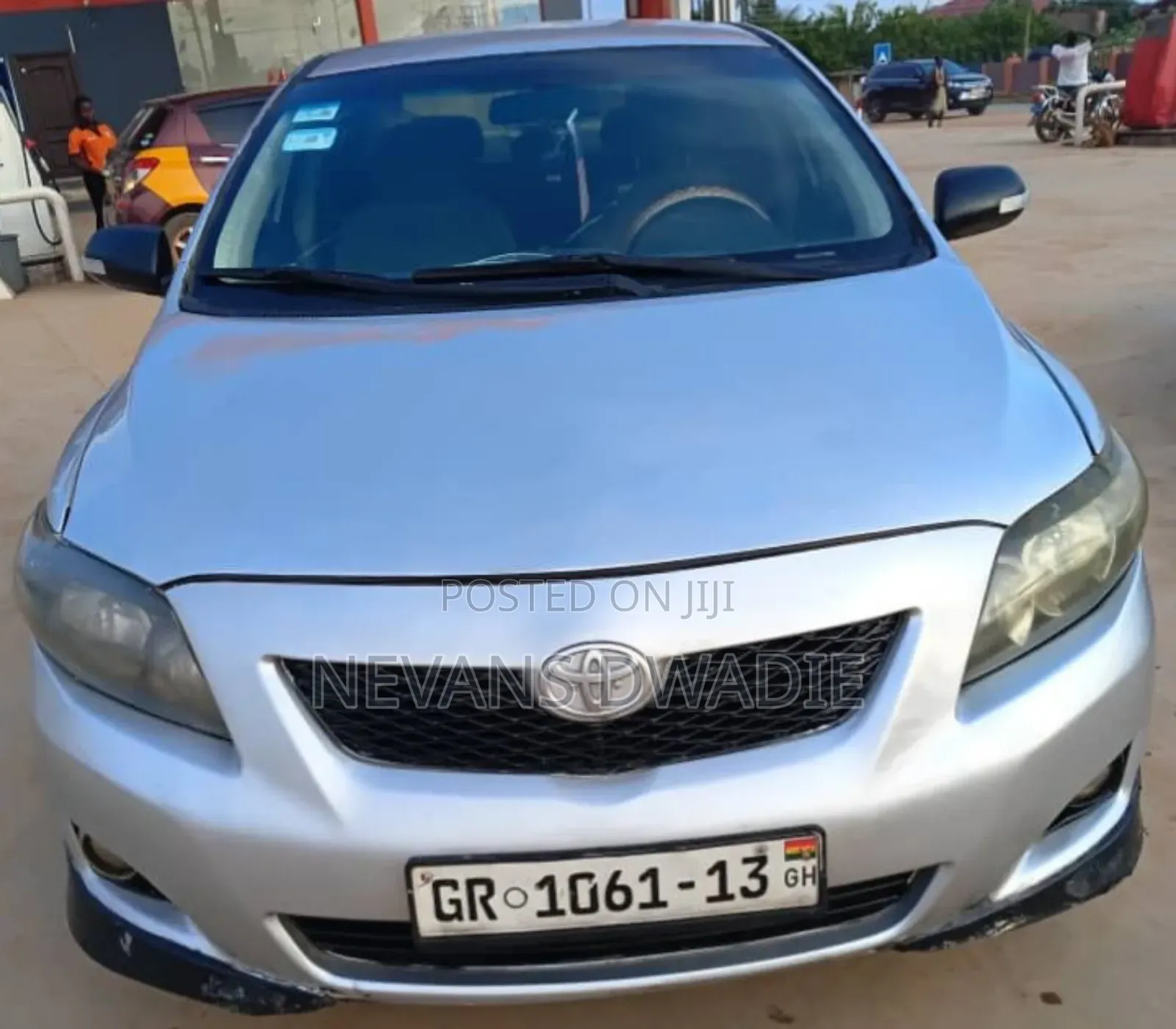Toyota Corolla LE 4dr Sedan (1.8L 4cyl 4A) 2012 Silver