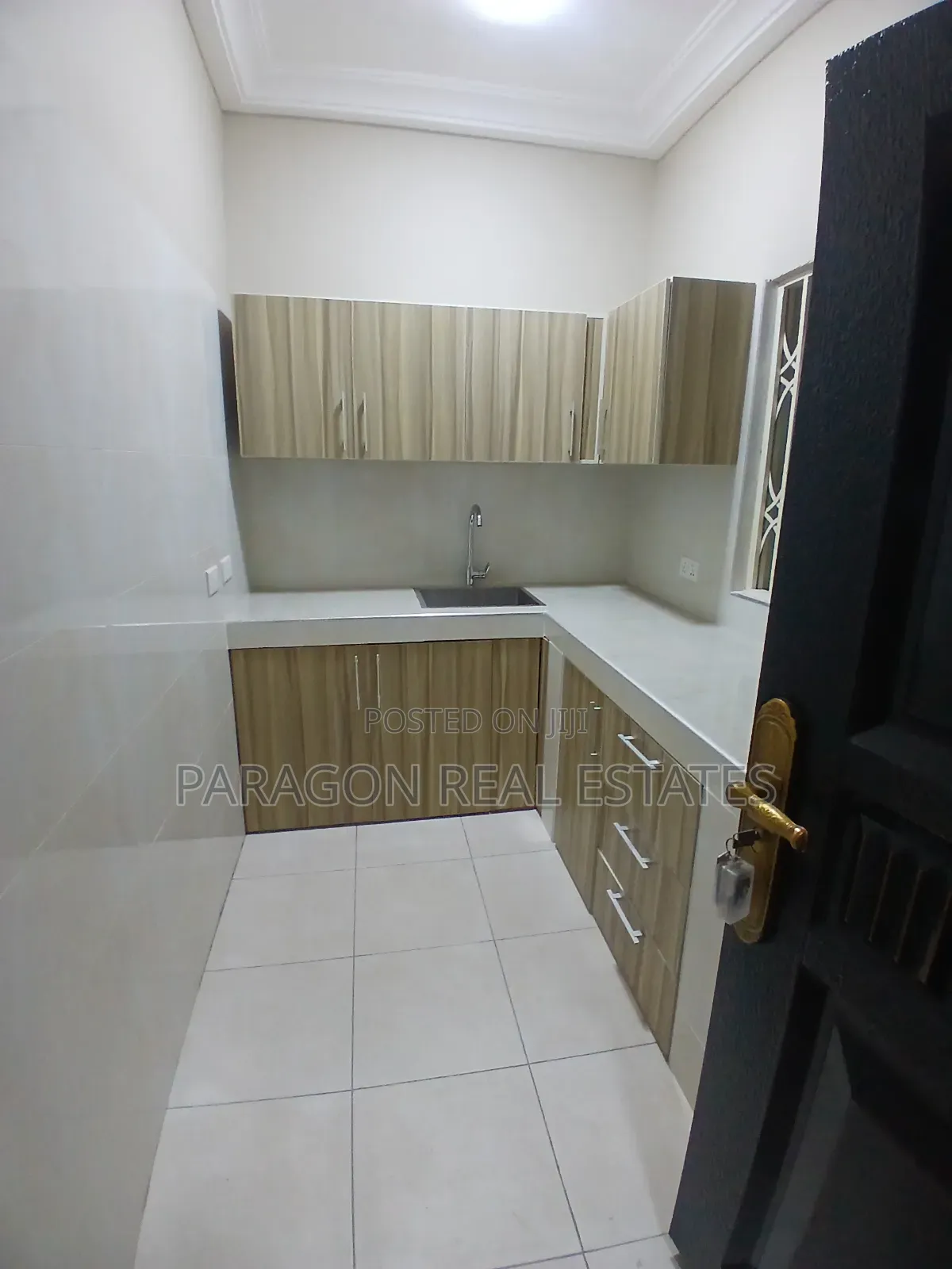 1bdrm Apartment in West Hills Mall Area for rent