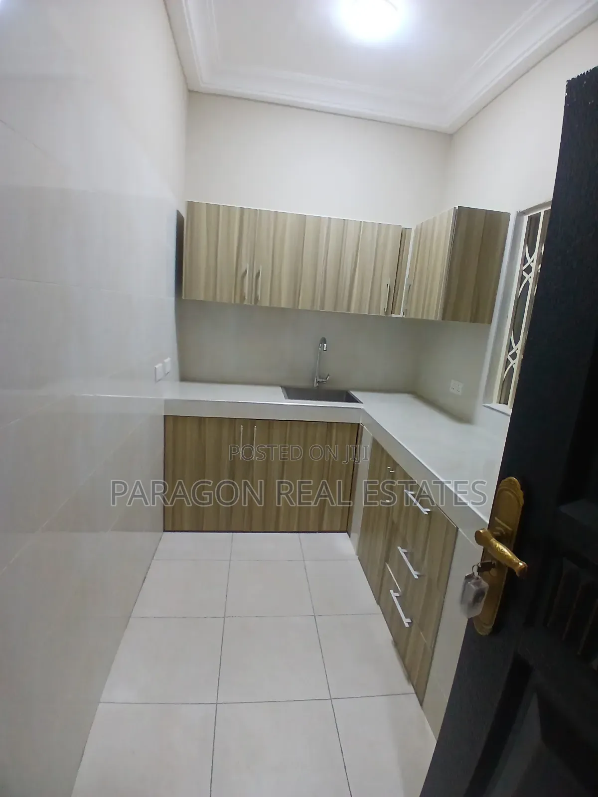 1bdrm Apartment in West Hills Mall Area for rent