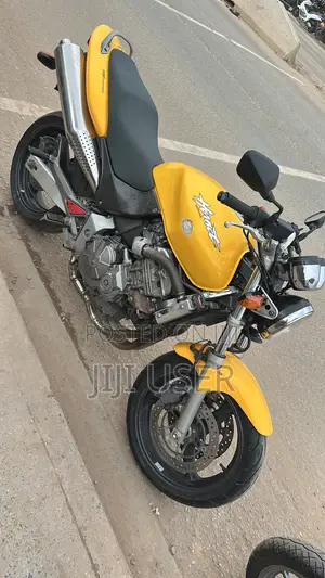 Honda Hornet 2001 Yellow
