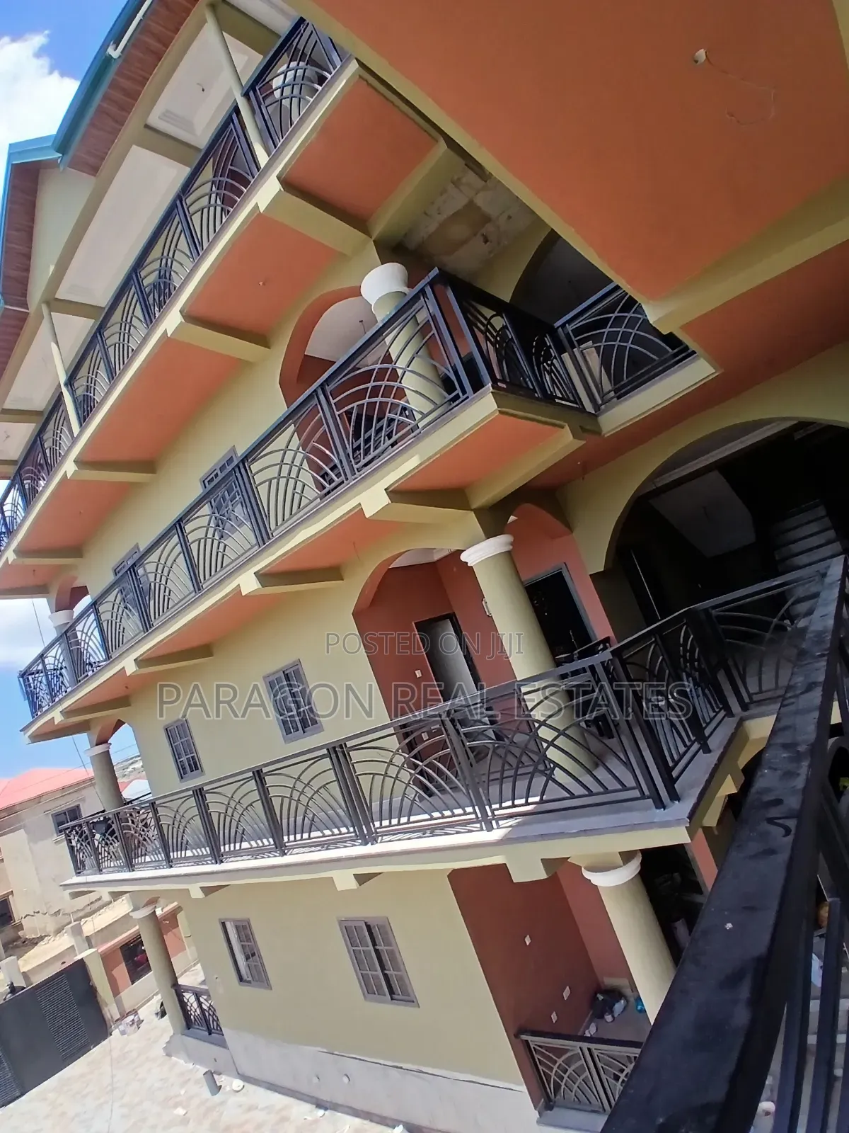 1bdrm Apartment in West Hills Mall Area for rent