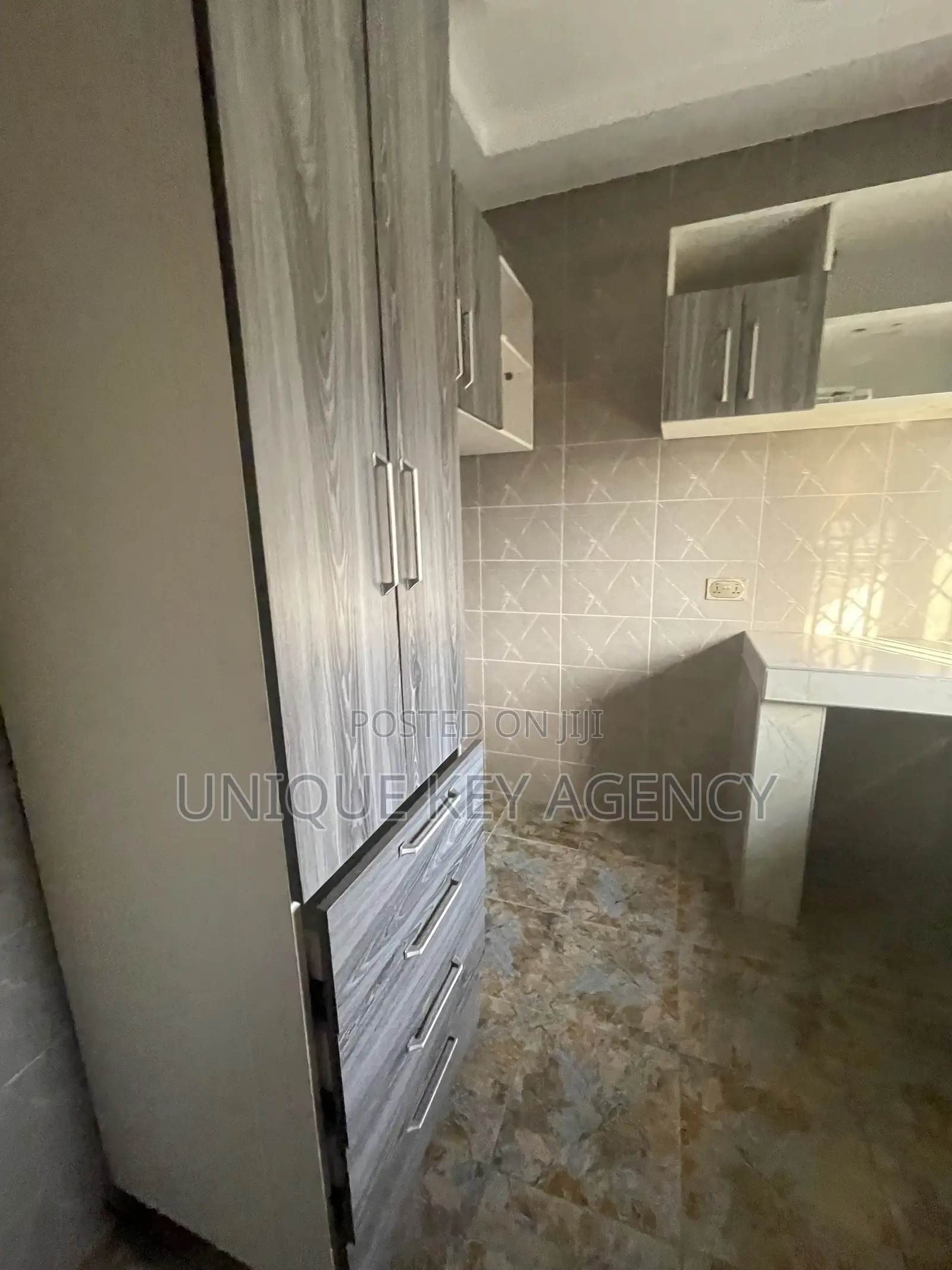 3bdrm House in Unique Key Agency, Tseaddo for rent