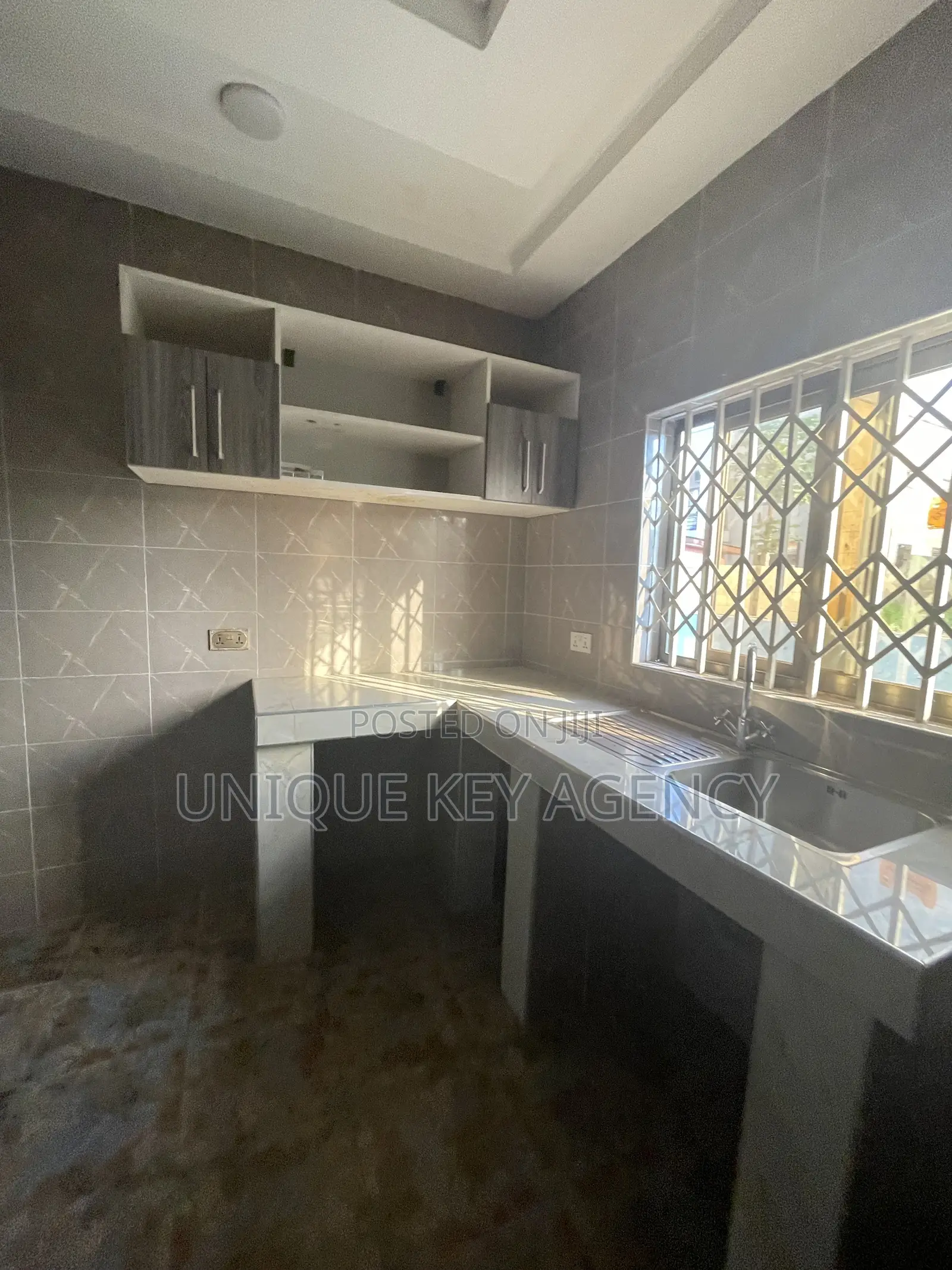 3bdrm House in Unique Key Agency, Tseaddo for rent