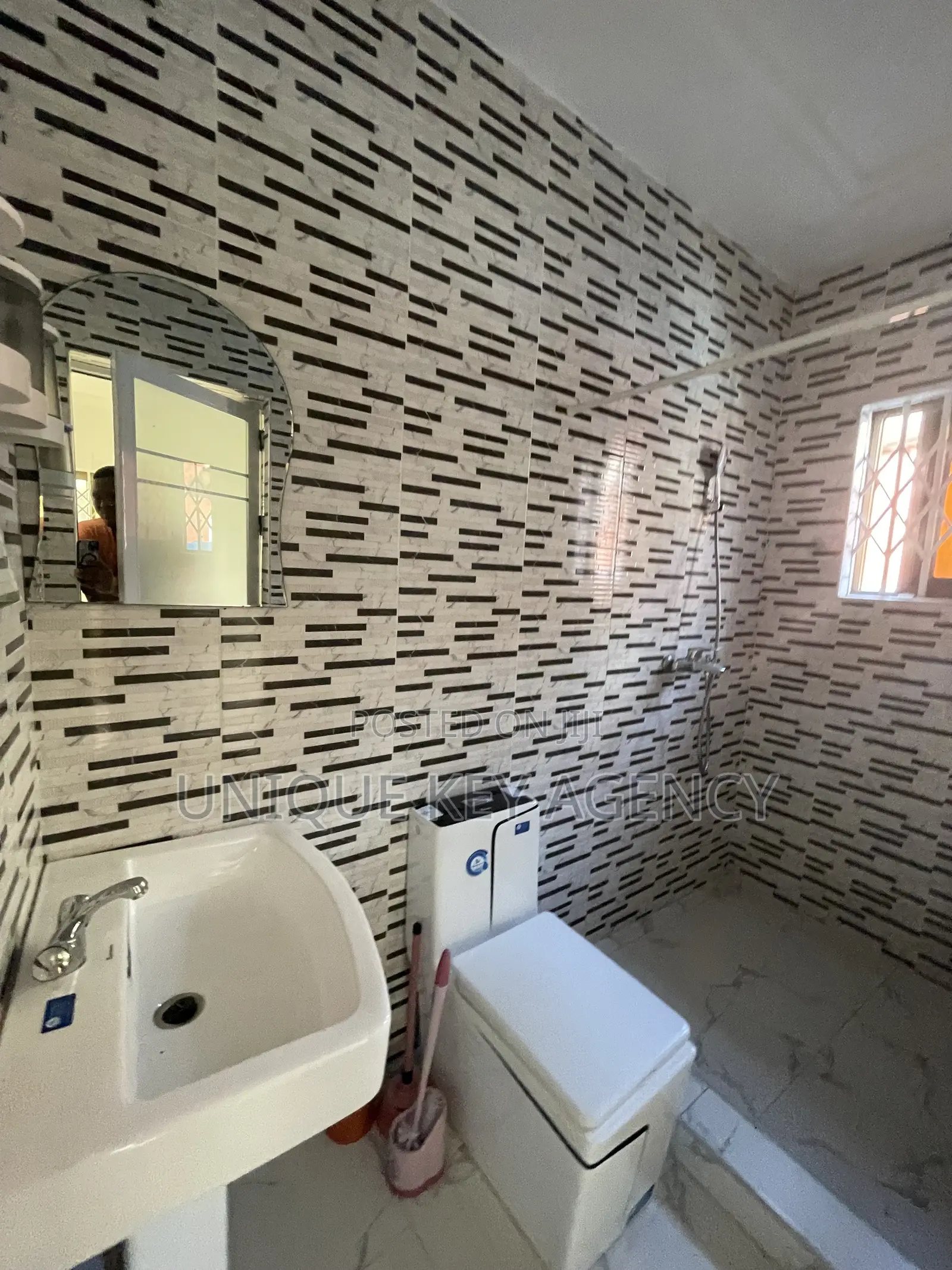 3bdrm House in Unique Key Agency, Tseaddo for rent