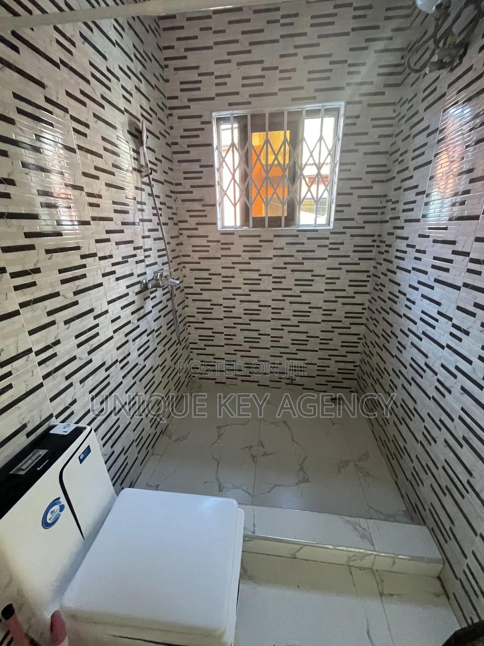 3bdrm House in Unique Key Agency, Tseaddo for rent