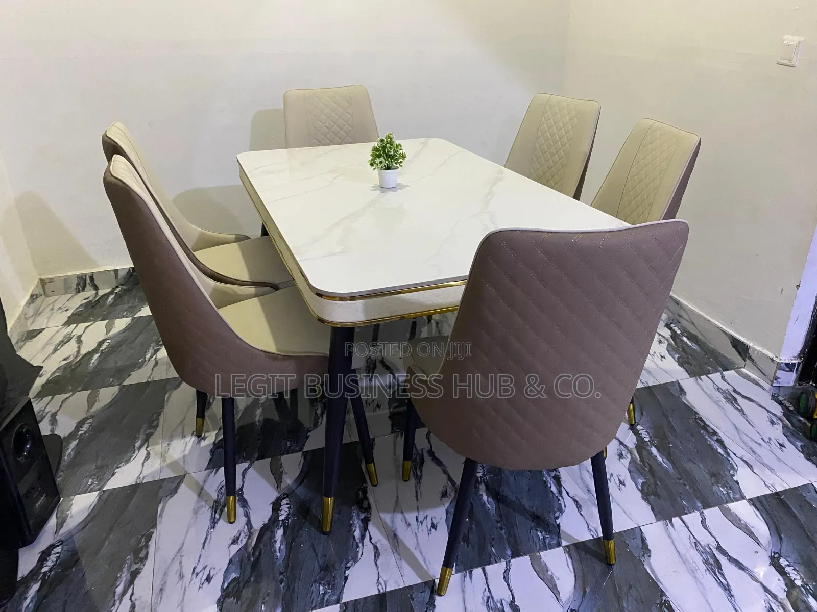 Marbke High-Quality Dining Set