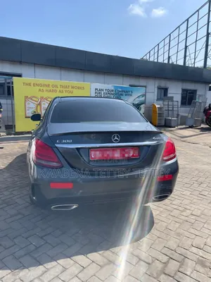 Mercedes-Benz C300 2017 Black