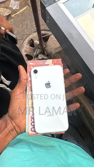 Apple iPhone XR 128 GB White