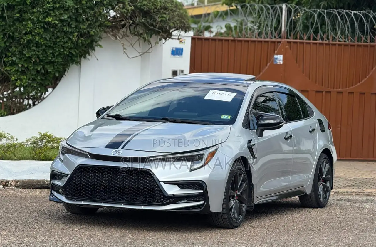 Toyota Corolla XSE 2024 Silver