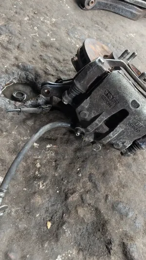 Hyundai Elantra Front Hub Complete