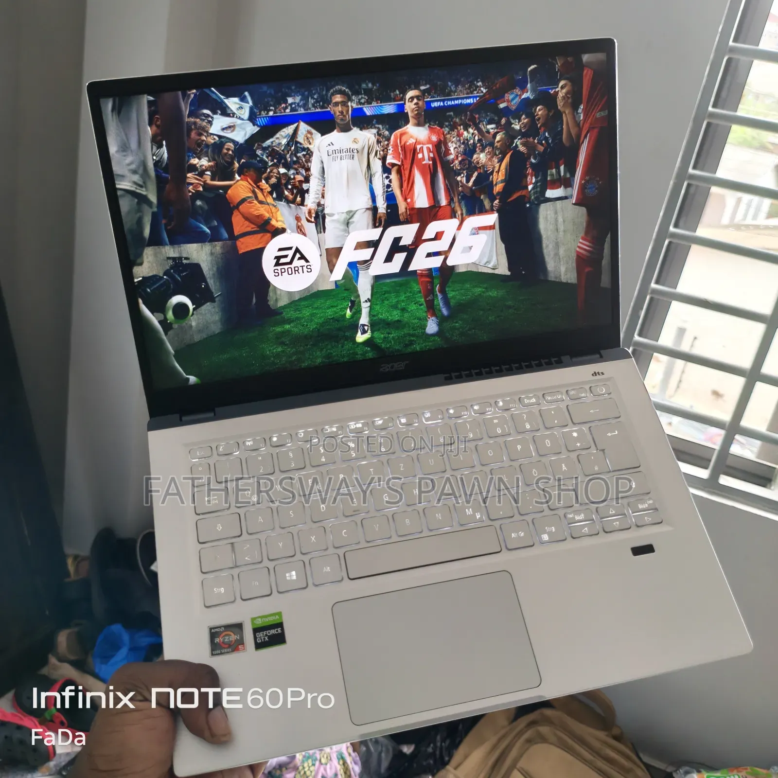 Laptop Acer Swift 14 8GB AMD Ryzen 5 SSD 256GB