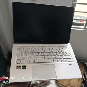 Laptop Acer Swift 14 8GB AMD Ryzen 5 SSD 256GB
