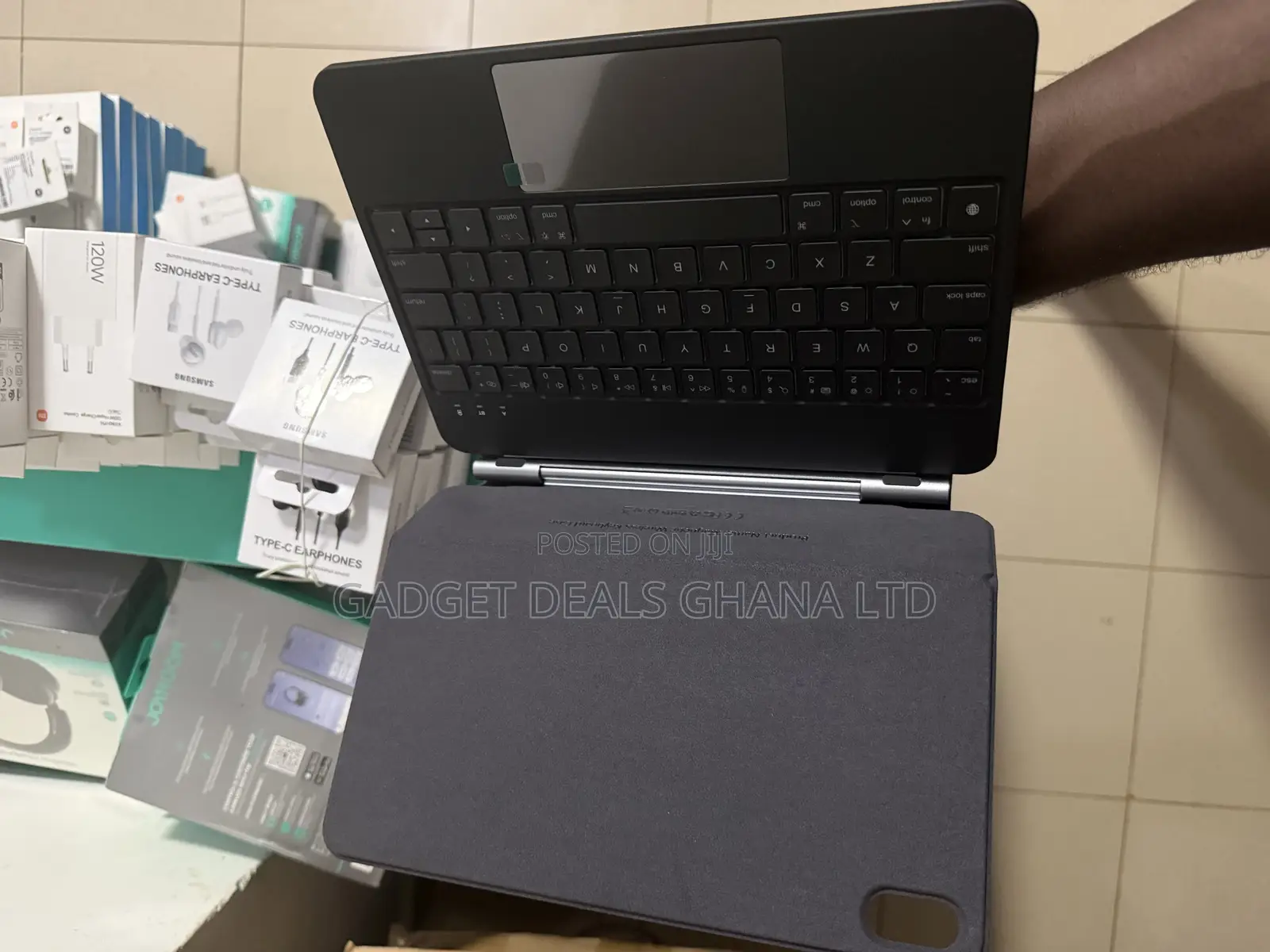 Apple iPad Magnetic Keyboard