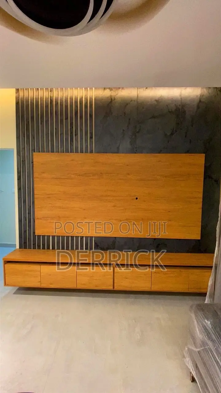 Modern and Premium Tv Stand /Console