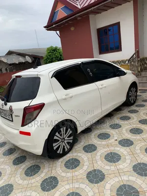 Toyota Vitz 2012 White