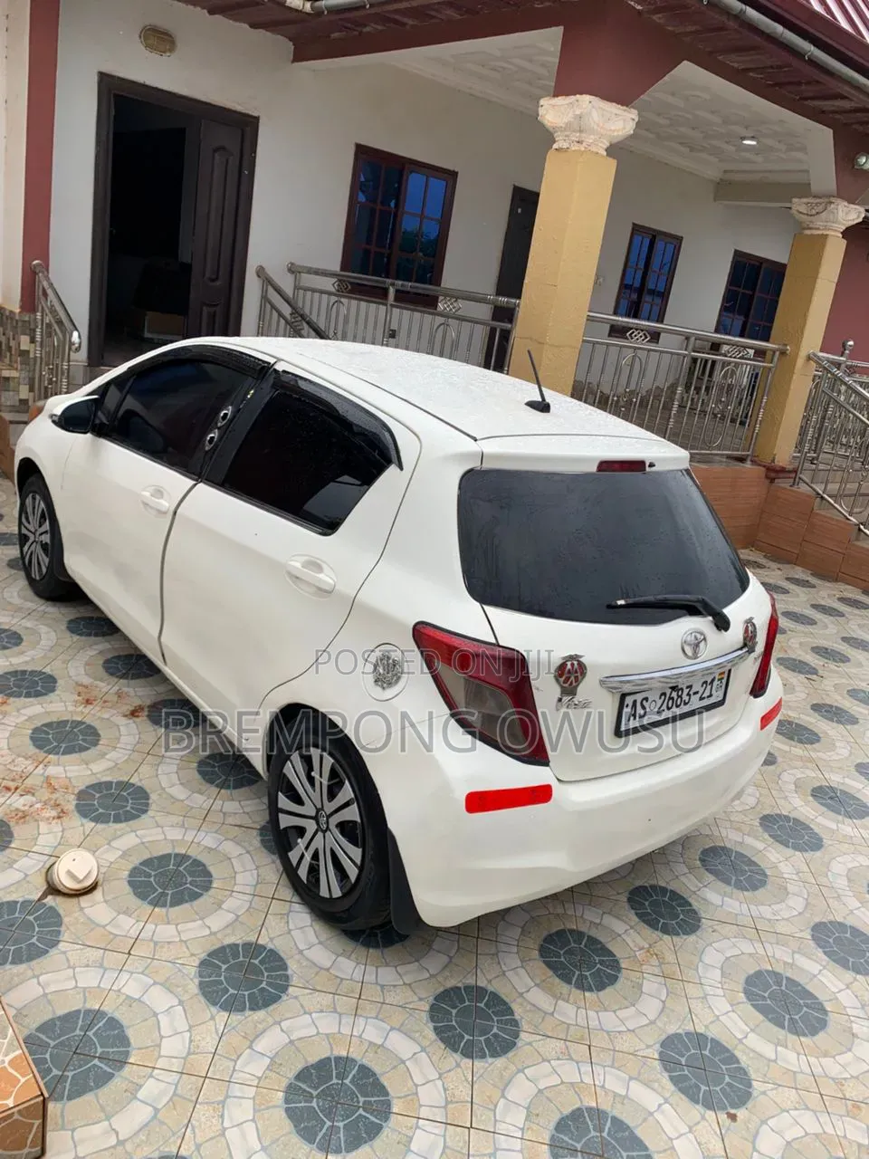 Toyota Vitz 2012 White
