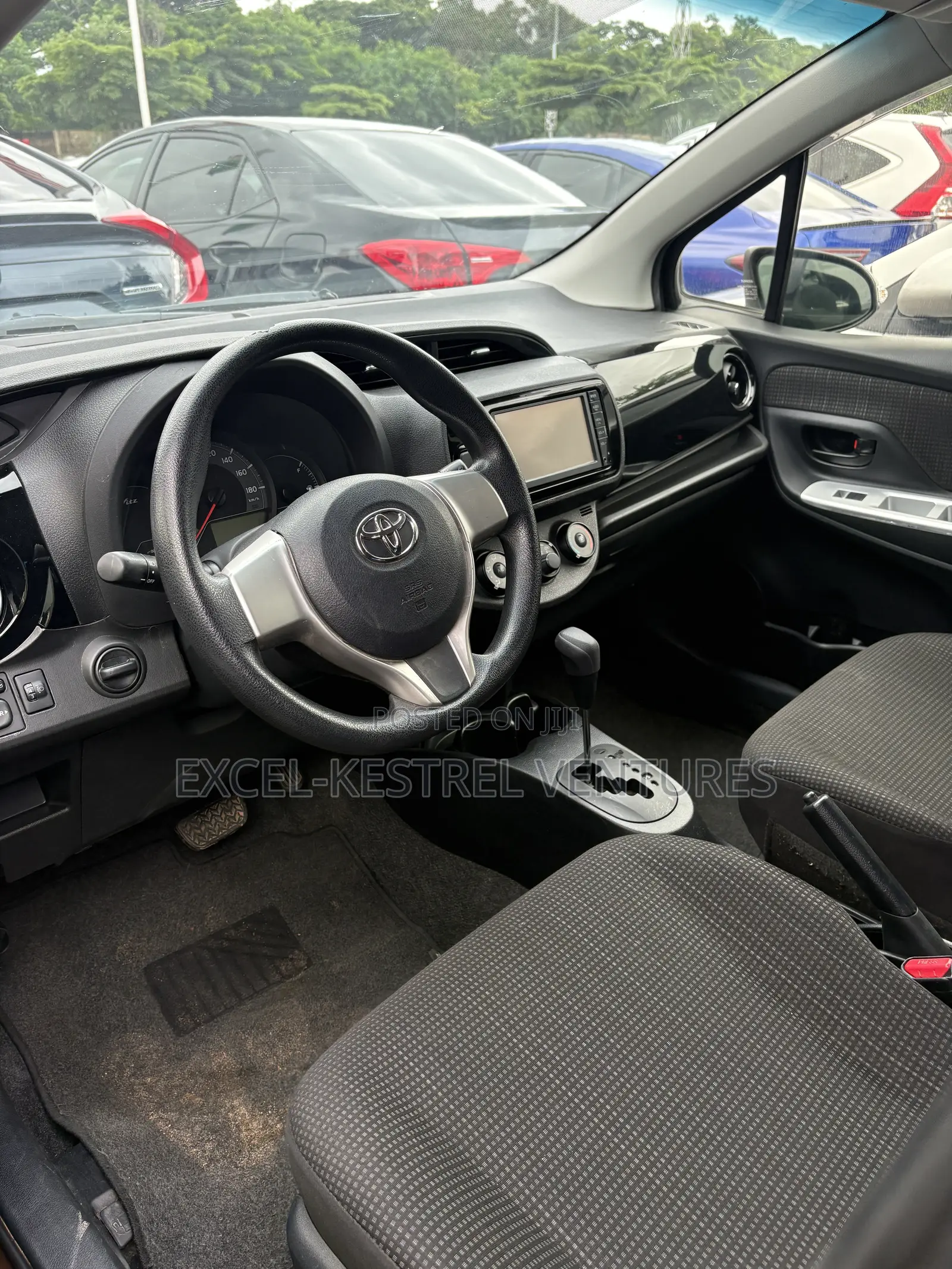 Toyota Vitz 1.3 FWD 5dr 2016 Brown