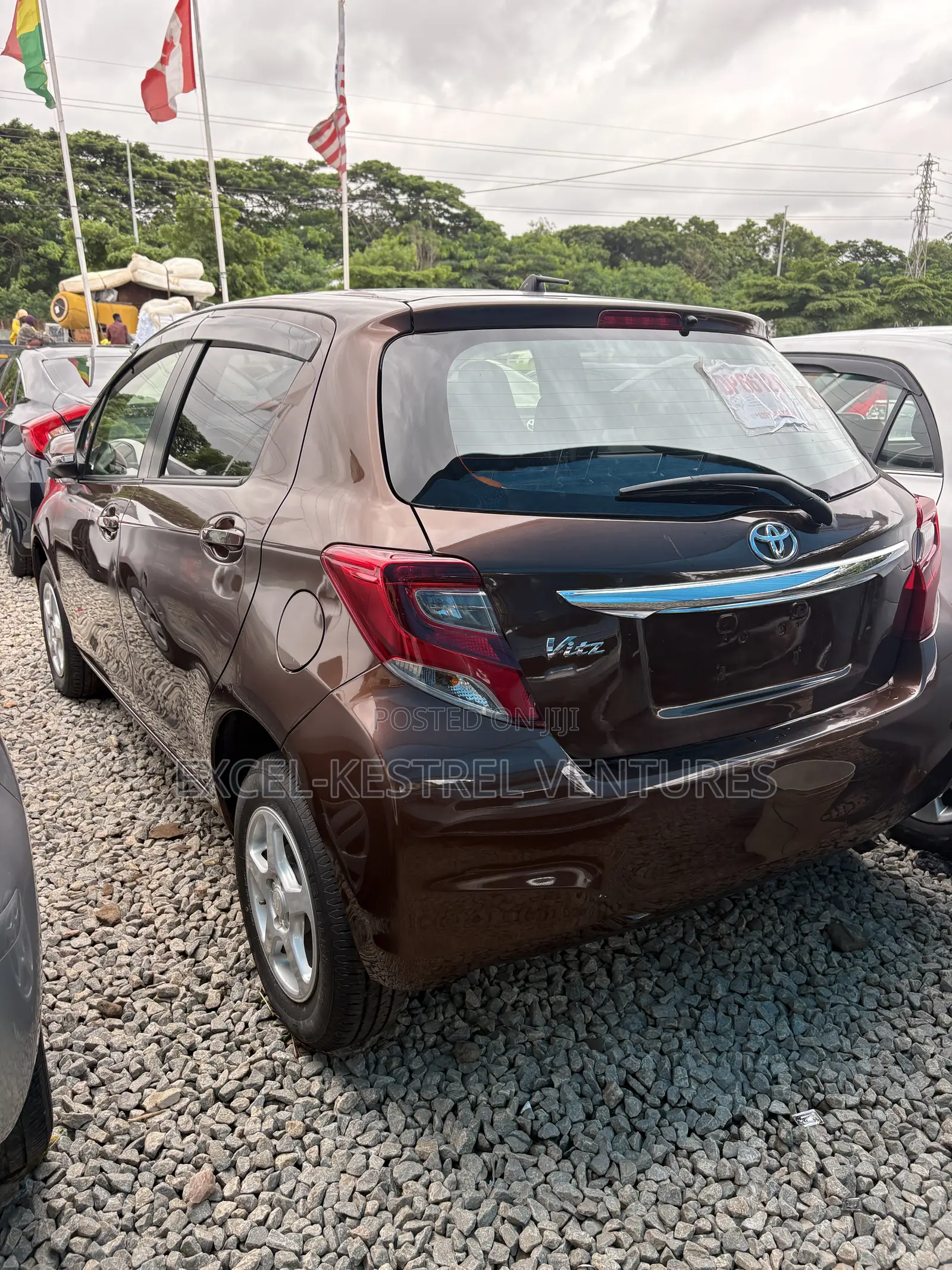 Toyota Vitz 1.3 FWD 5dr 2016 Brown