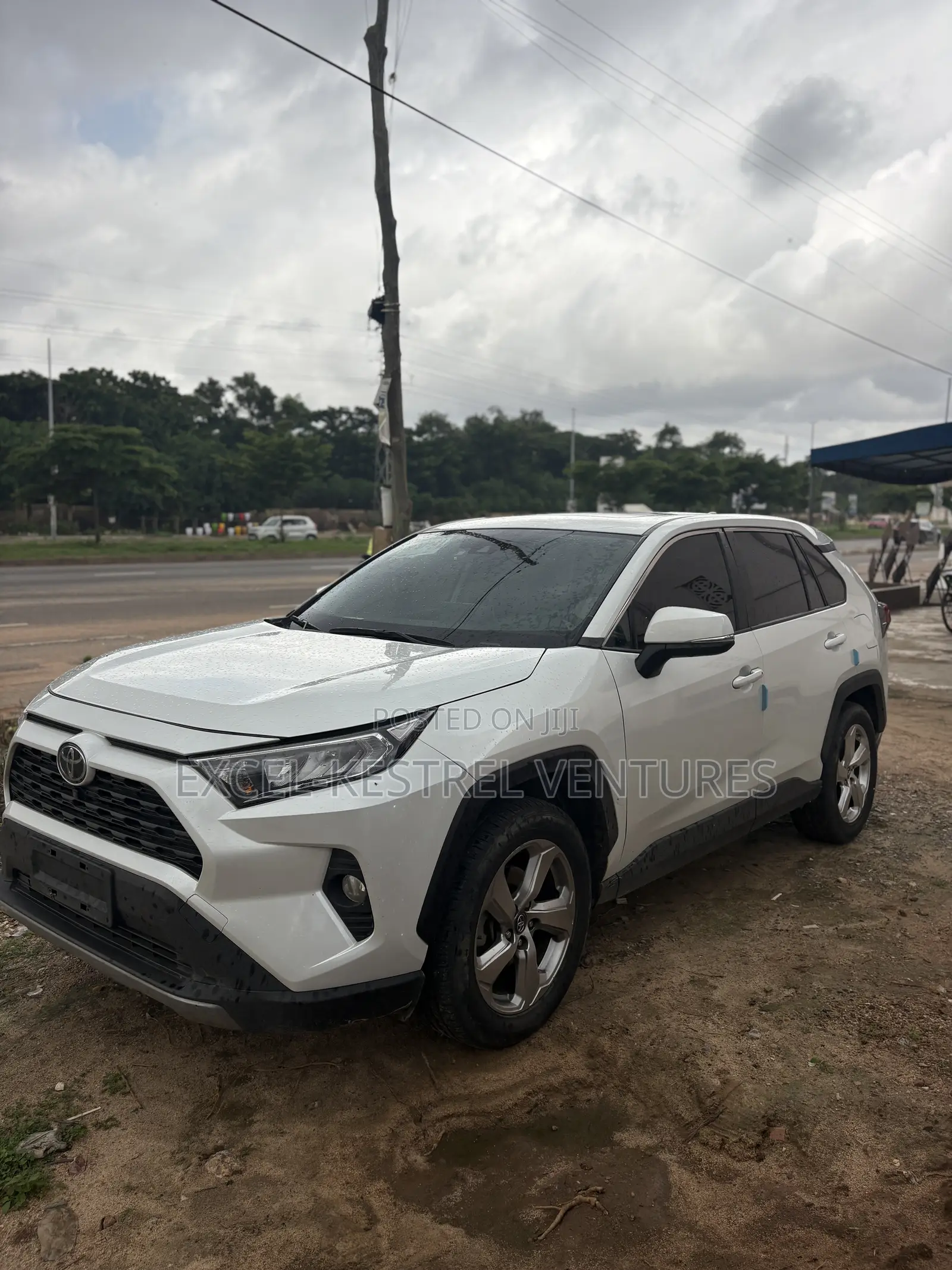 Toyota RAV4 Limited 2021 White
