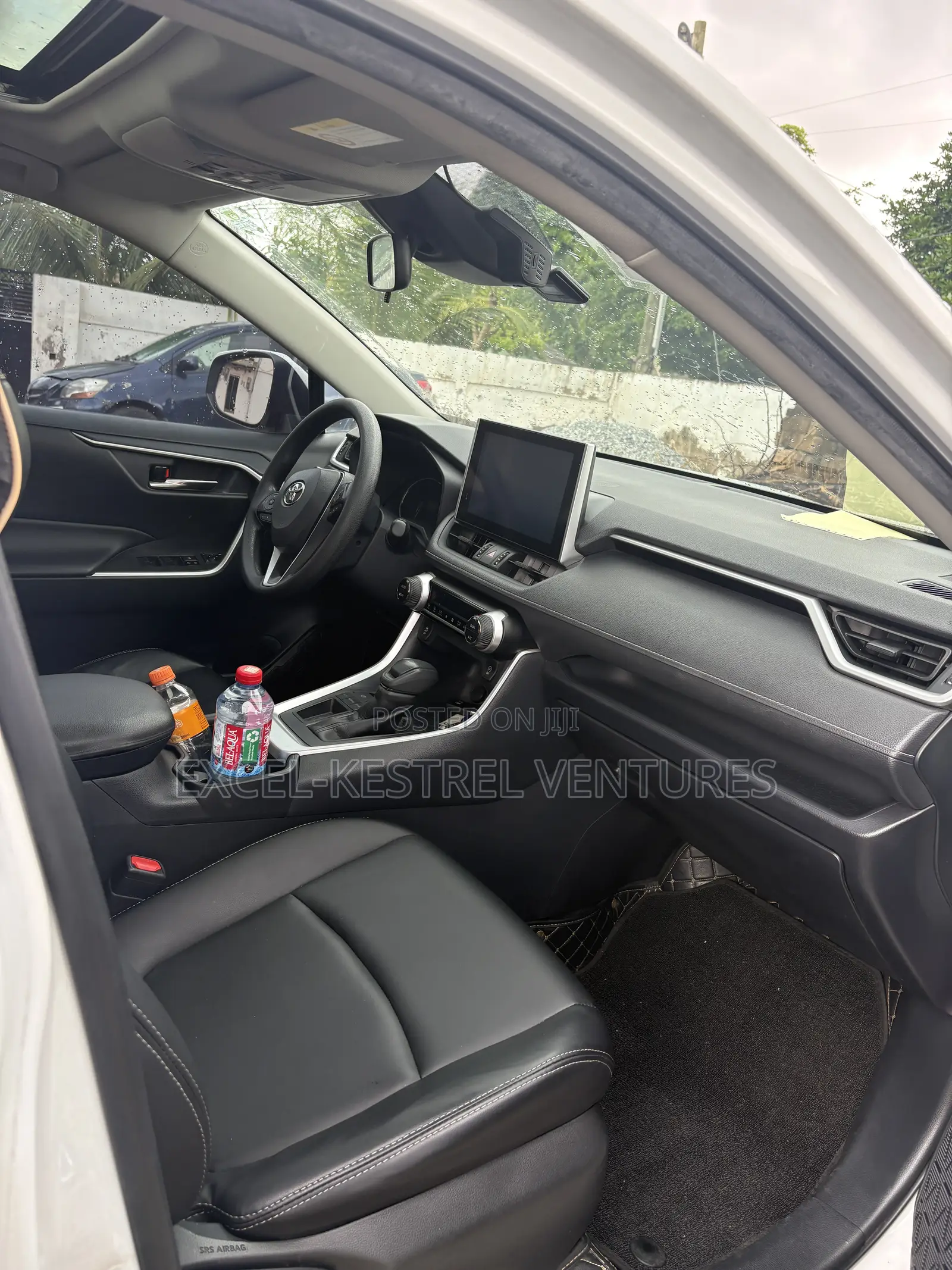 Toyota RAV4 Limited 2021 White