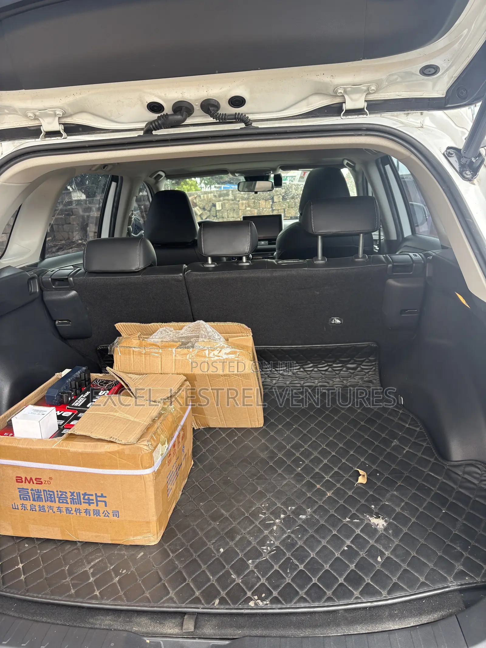 Toyota RAV4 Limited 2021 White