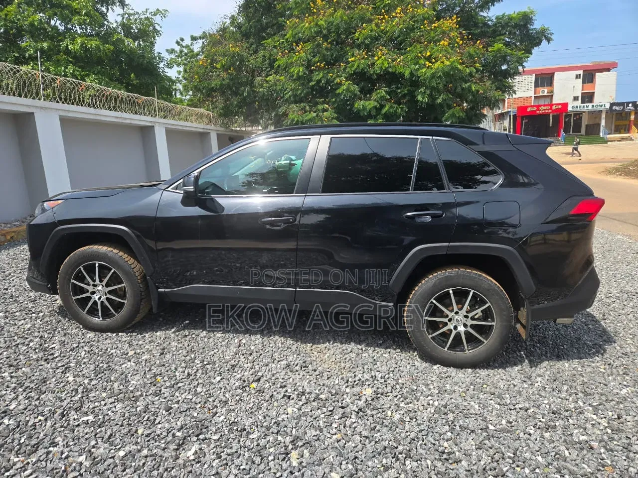 Toyota RAV4 XLE AWD 2020 Black