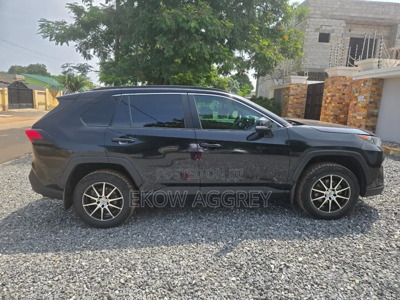 Toyota RAV4 XLE AWD 2020 Black