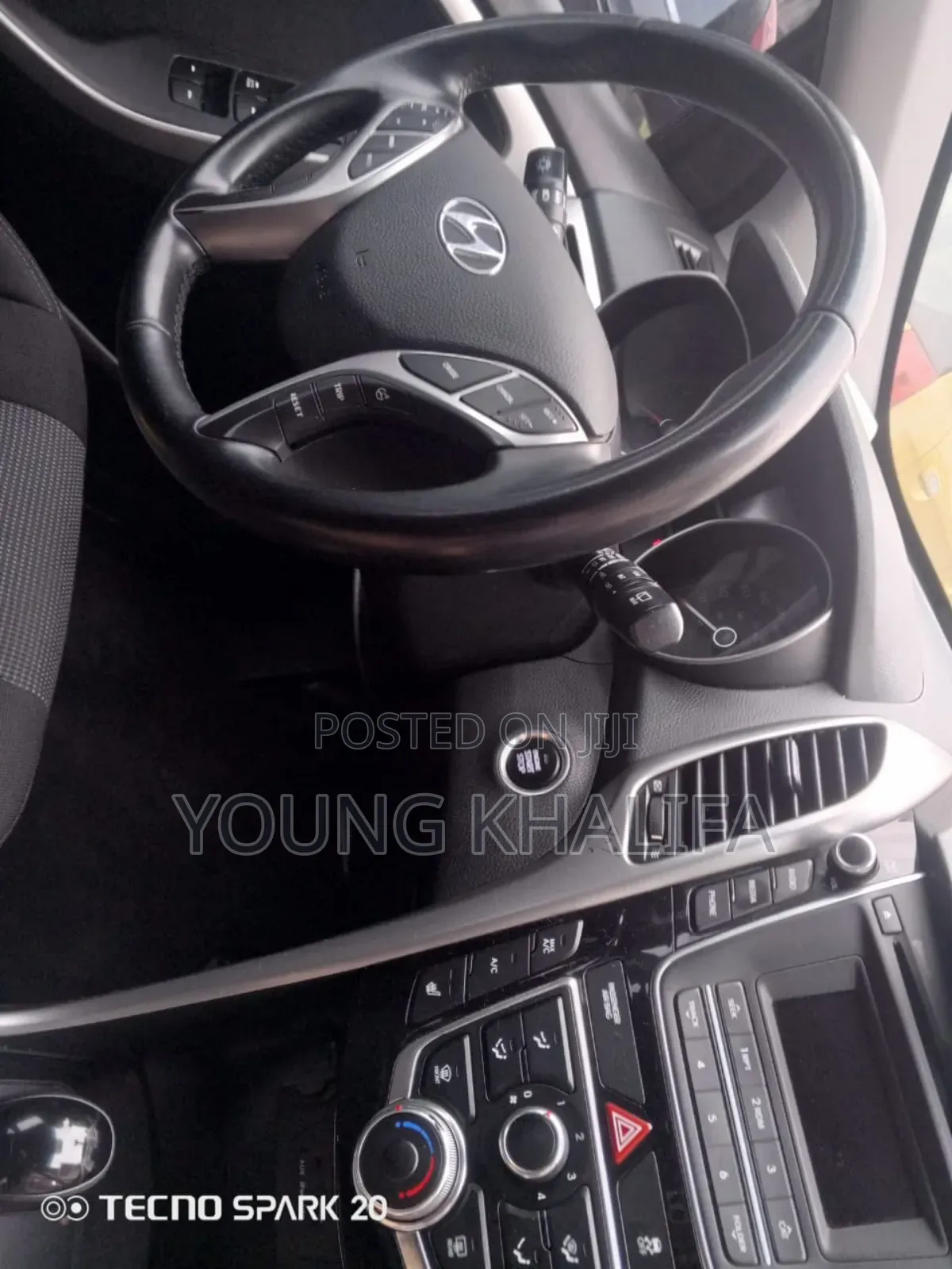 Hyundai Elantra 2016 Red