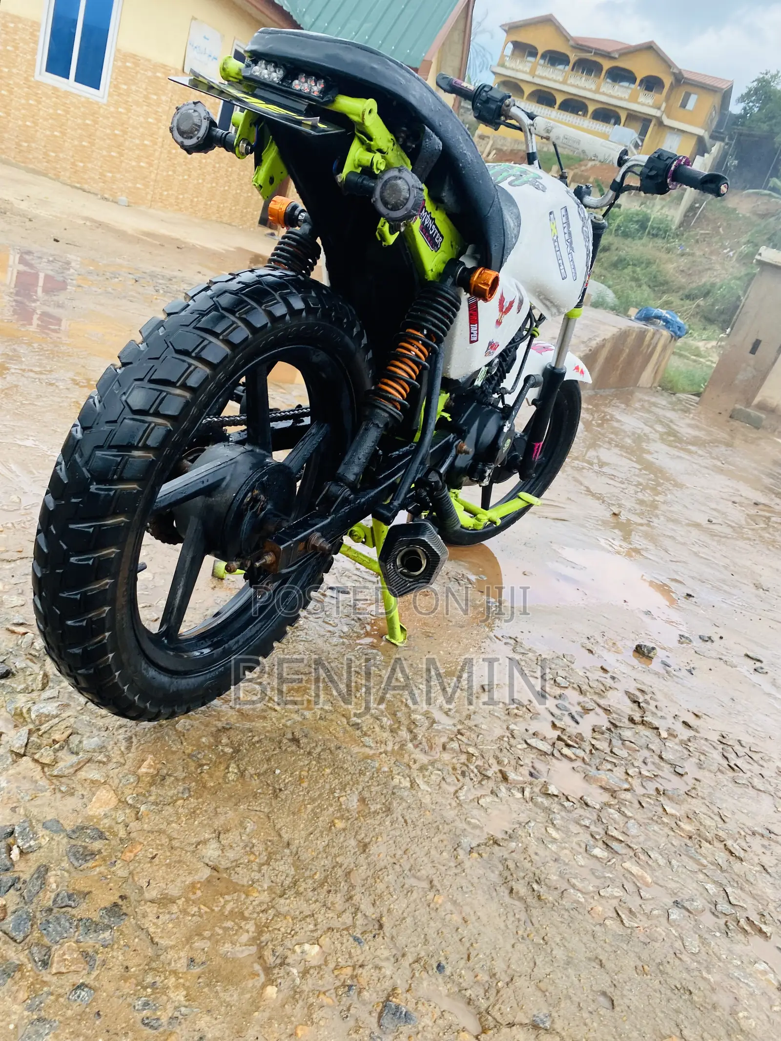 Bajaj Avenger 150 Street 2024 White