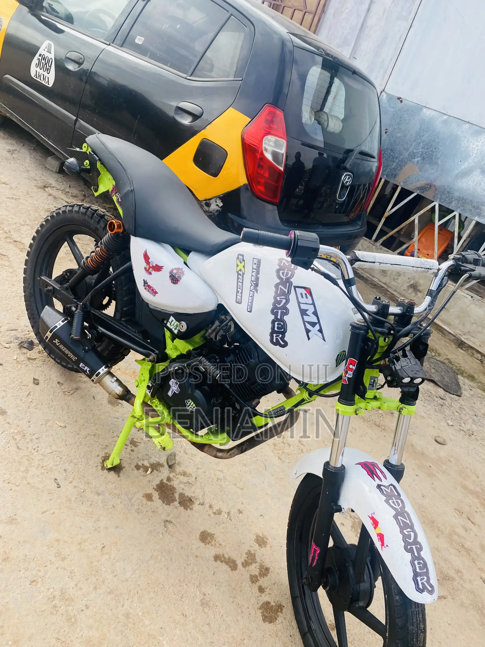 Bajaj Avenger 150 Street 2024 White