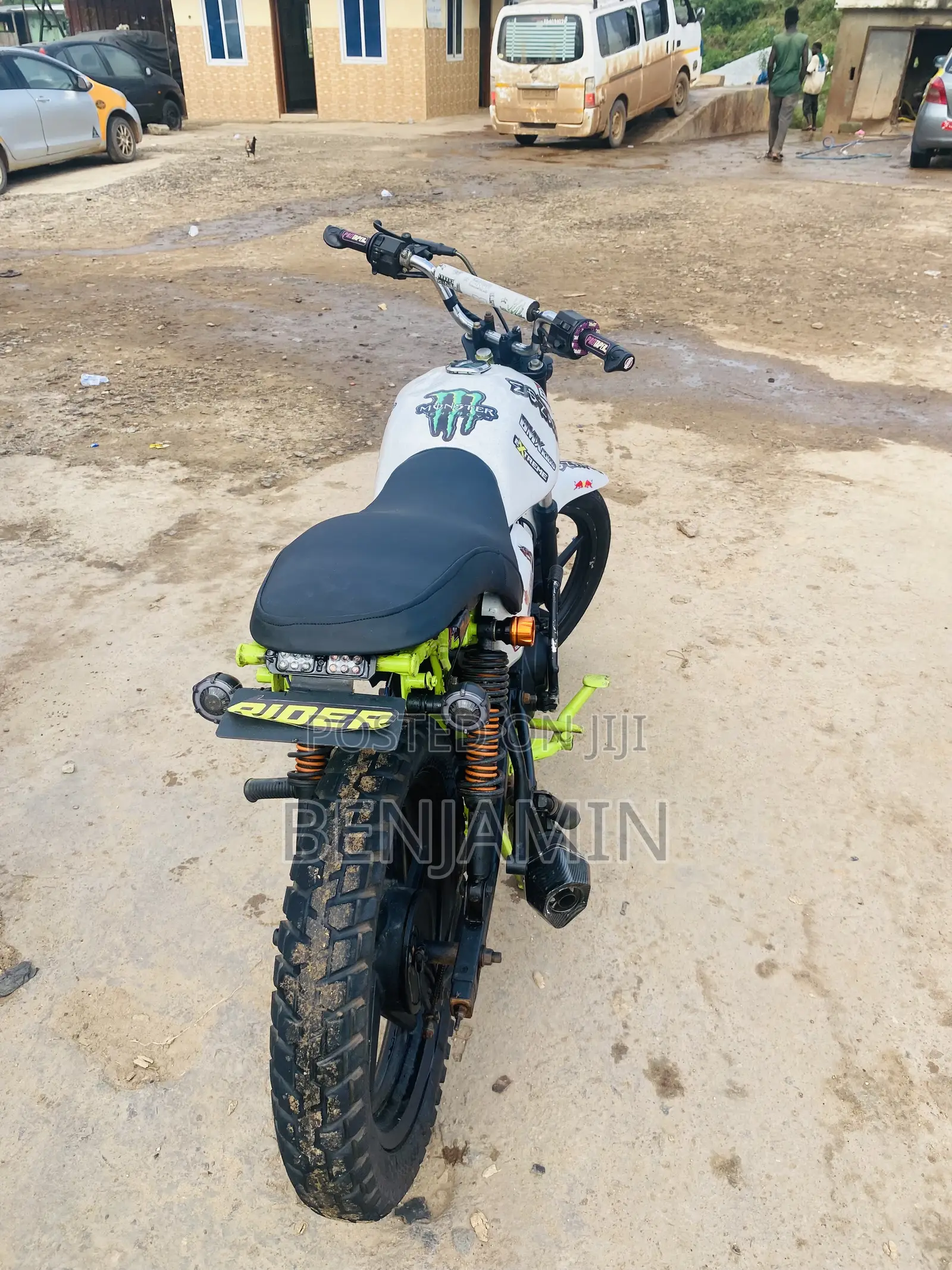 Bajaj Avenger 150 Street 2024 White