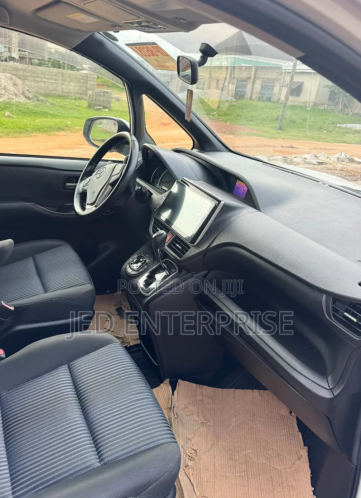 Toyota Voxy 2015 White