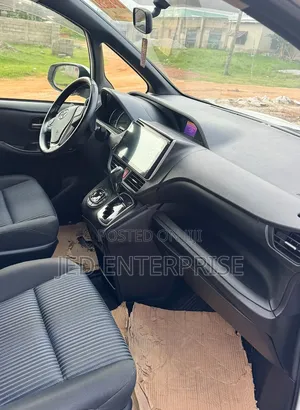 Toyota Voxy 2015 White