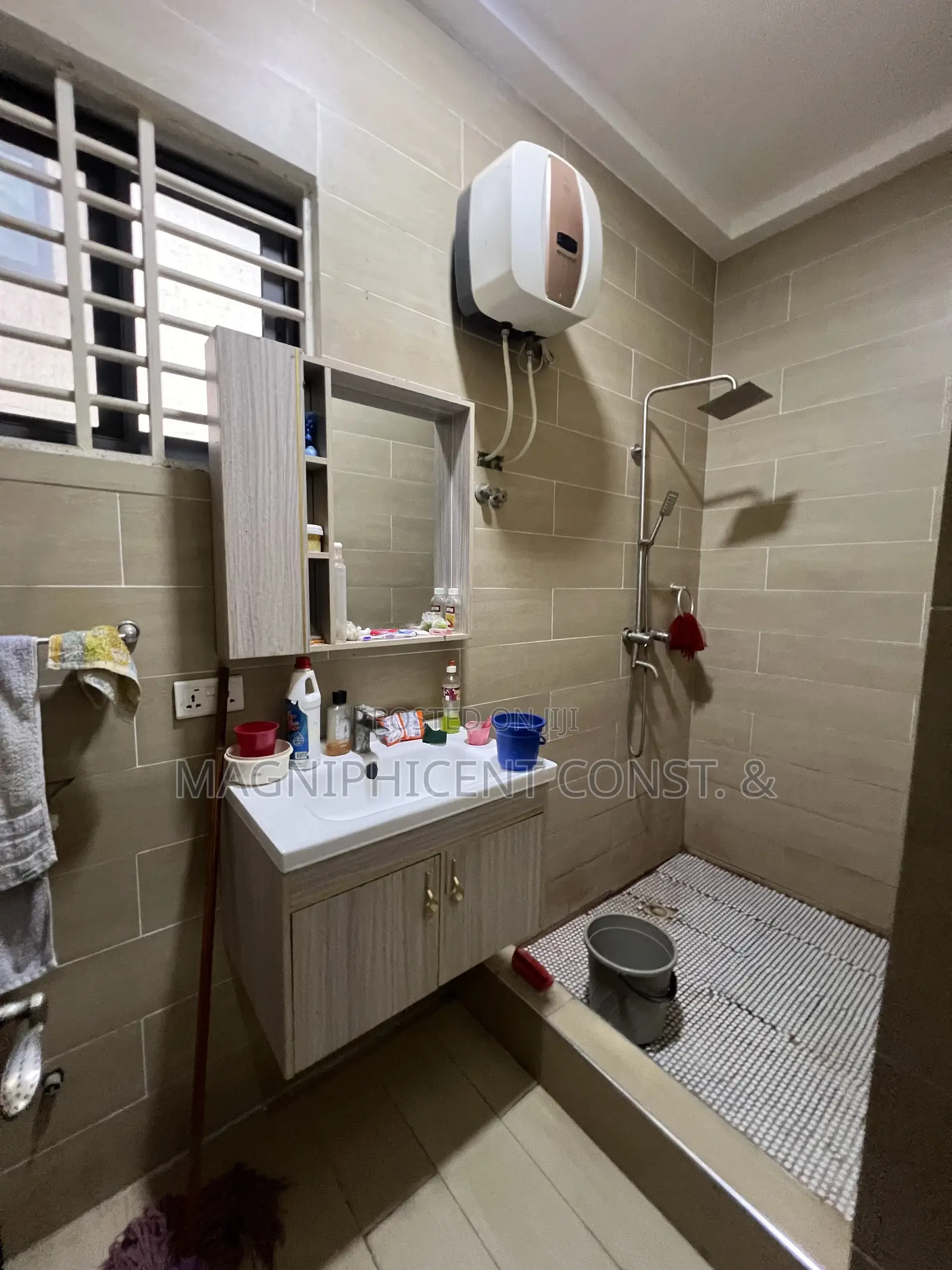 3bdrm House in Lakeside Estates for sale