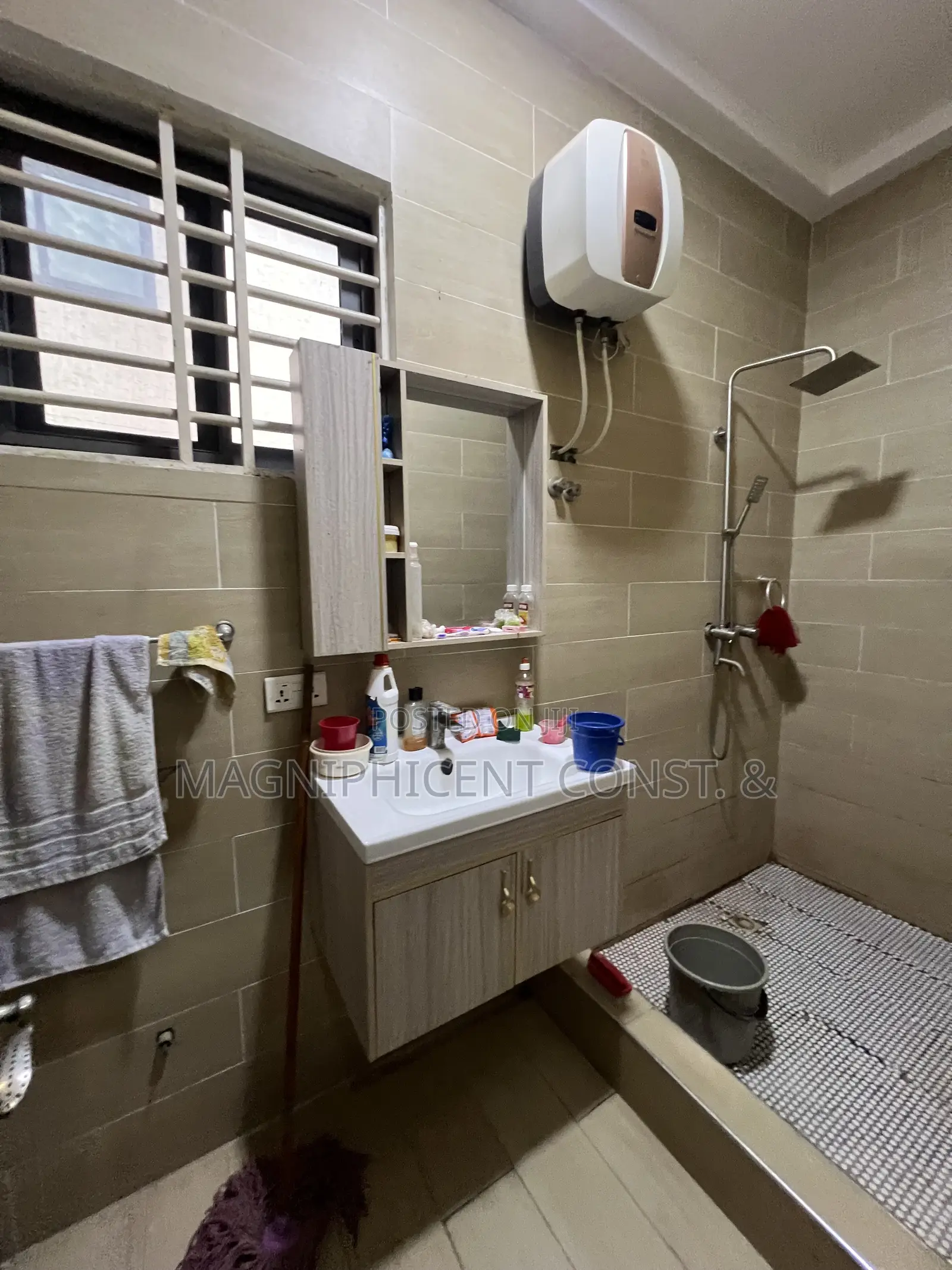 3bdrm House in Lakeside Estates for sale