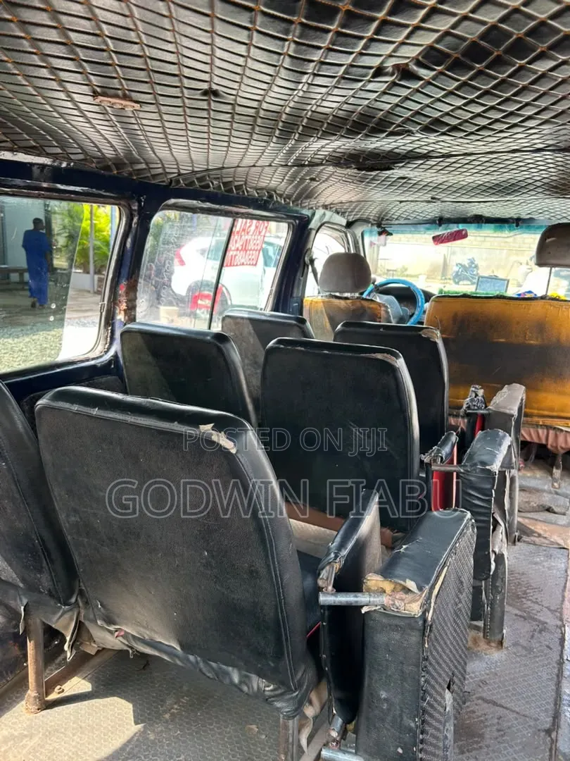Toyota HiAce 2007 Black
